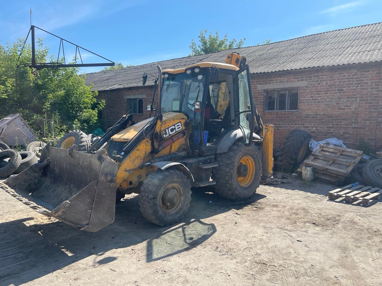 Послуги екскаватора JCB 3CX